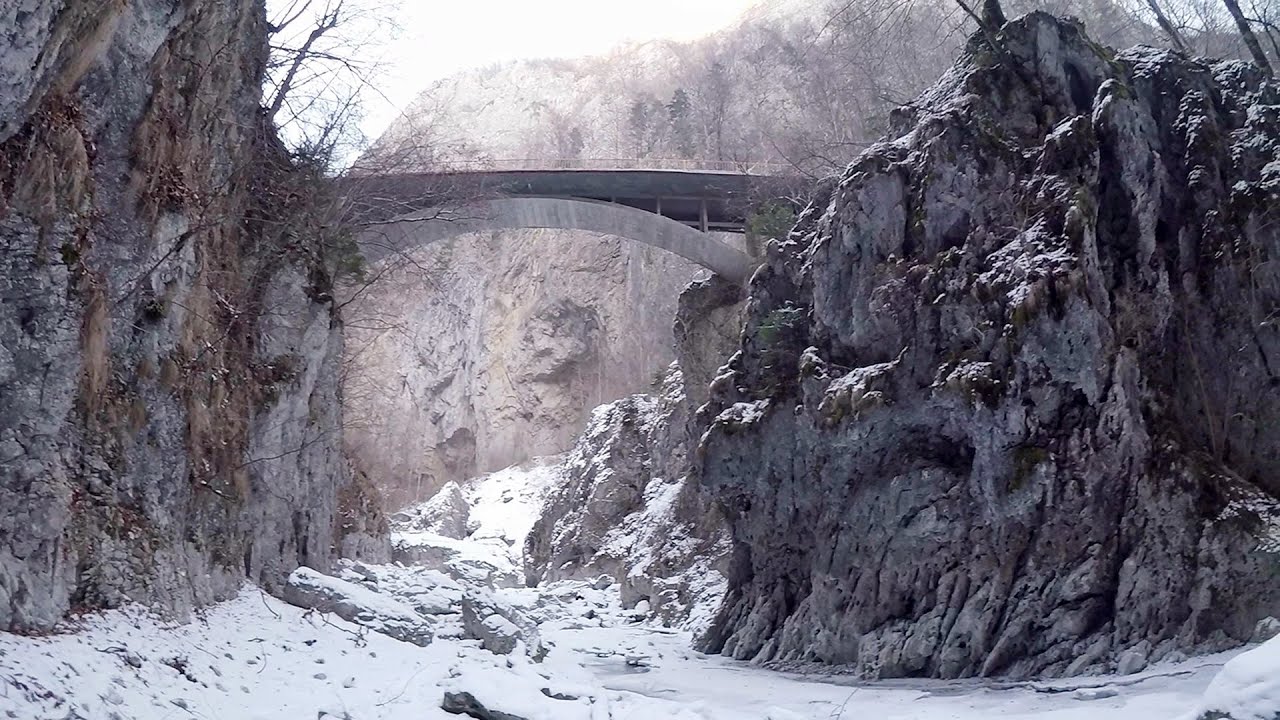 Oltet Gorges (Cheile Oltetului) - Capatana Mountains