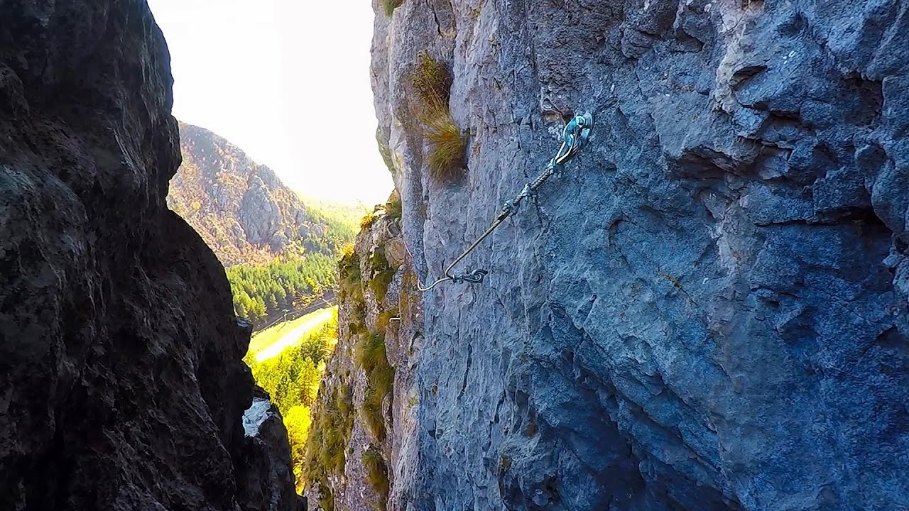 Video: Via ferrata Spirala Medie - Baia de Fier